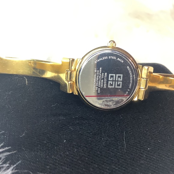 GIVENCHY Wrist watch - Picture 3 of 9